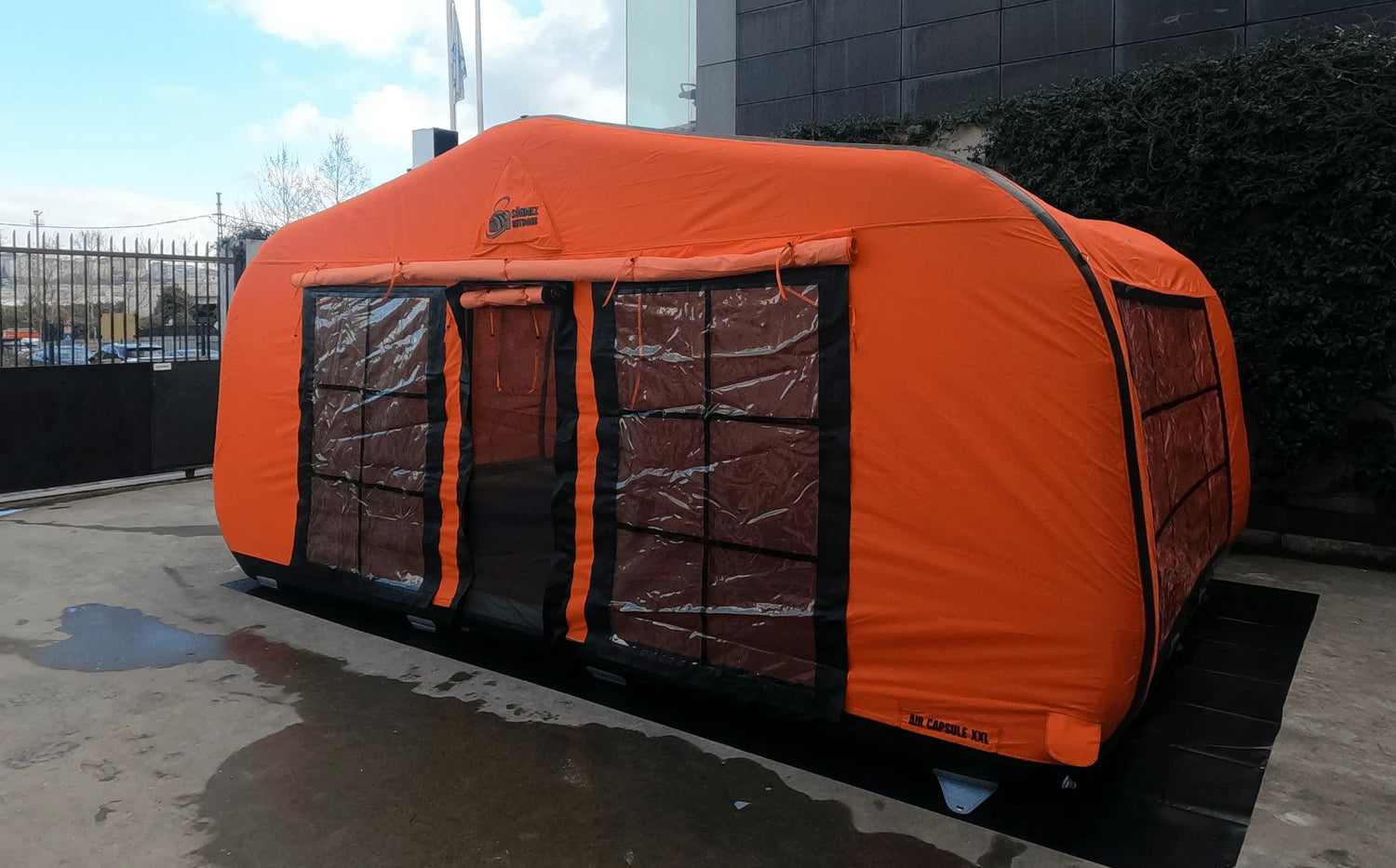 Air Capsule Premium Glamping Canvas Capsule Lodge Tent — 8–10 Person All-Season Inflatable Shelter