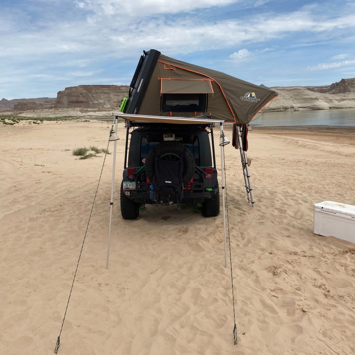 Tuff Stuff Stealth Aluminum Hard Shell Rooftop Tent – 3 Person